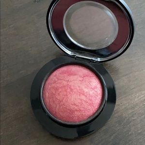 MAC Mineralize Blush - Petal Power
